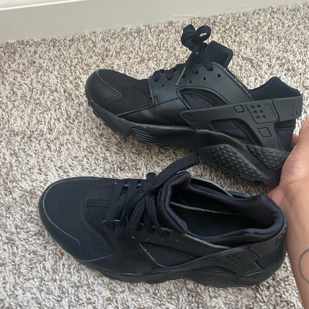 Black Womens Nike Haruches